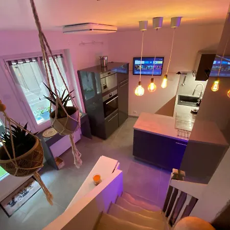 Petite Maison Hyper Centre De Proche 別荘